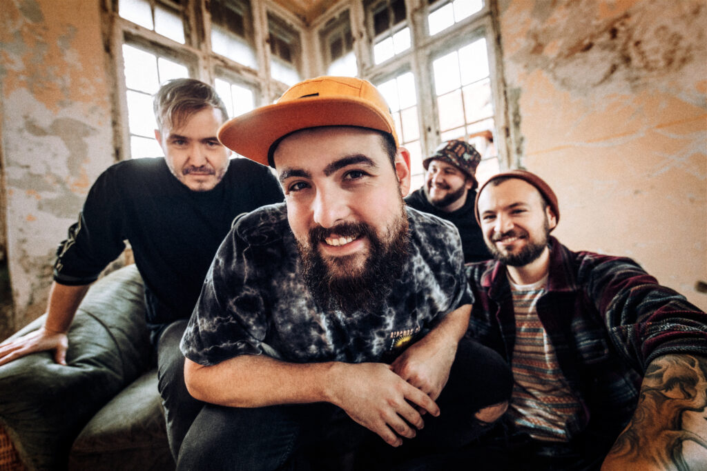 Video der Band: Indecent Behavior